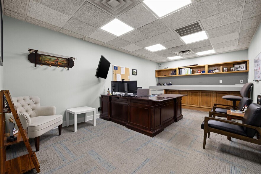 More Photos Of 1801 E 23rd St, Chattanooga Light Distribution For Lease