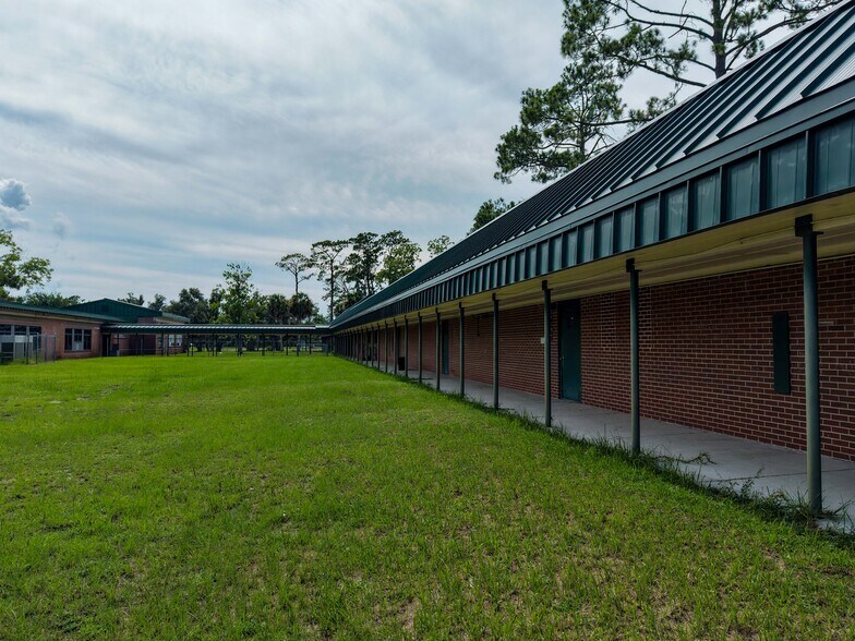 More Photos Of 502 N Center St, Perry Schools For Sale