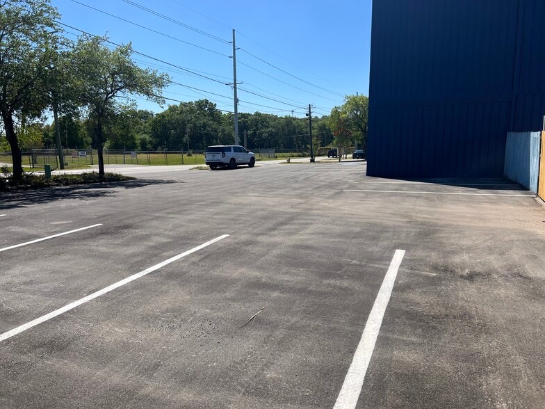 More Photos Of 2102 Orient Rd, Tampa Warehouse For Sale