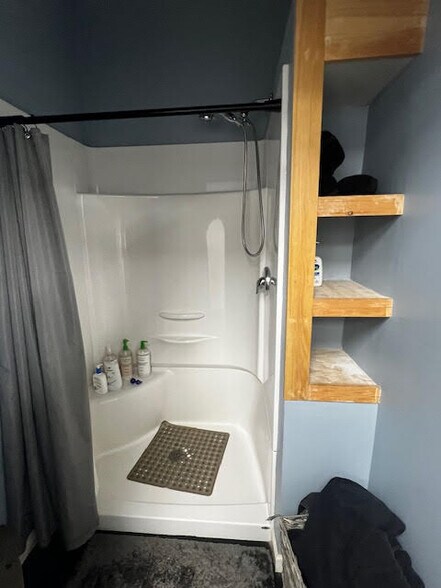 More Photos Of 110 Halstead St, Rochester Warehouse For Lease