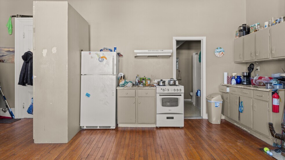 More Photos Of 465 Chapel St, Lee Apartments For Sale