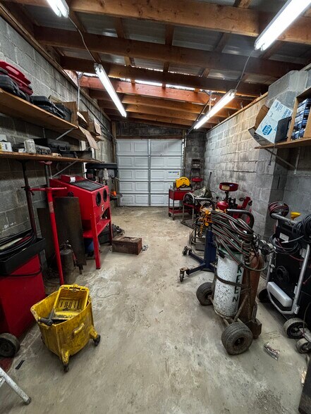 More Photos Of 330 Strode Ave, Coatesville Auto Repair For Lease