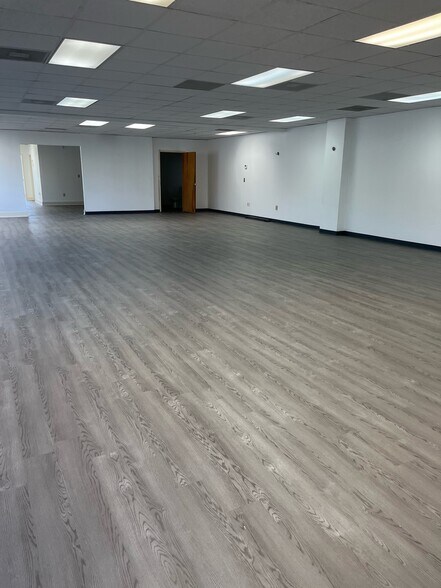 More Photos Of 5161 Brook Hollow Pky, Norcross Unknown For Lease