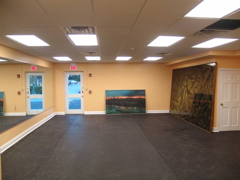 More Photos Of 913 Montgomery Ave, Narberth Office For Sale