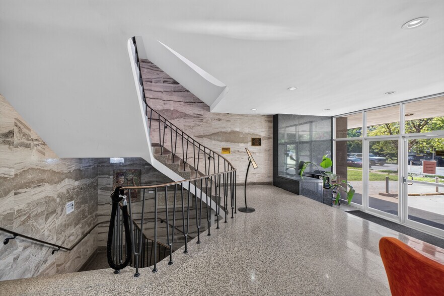 More Photos Of 4331 Lindell Blvd, Saint Louis Loft Creative Space For Sale