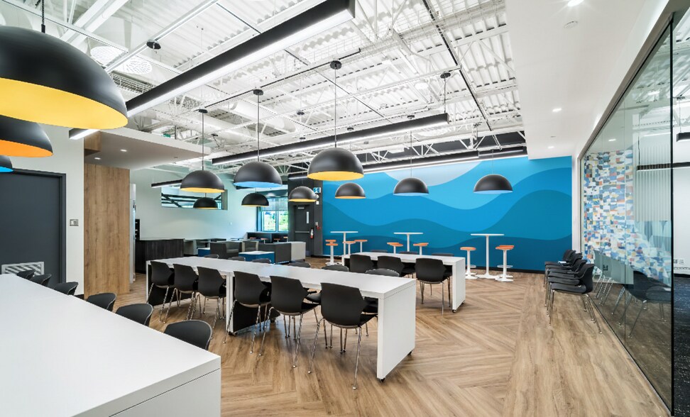 More Photos Of 4615 Boul De Portland, Sherbrooke Industrial For Lease