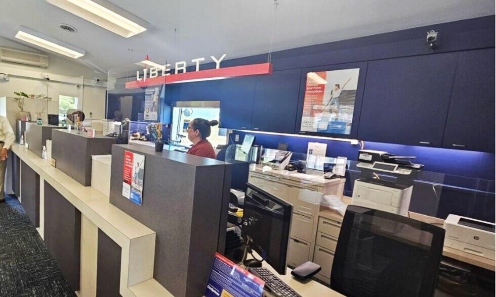 More Photos Of 116 Bridge Rd, Haddam Bank For Lease