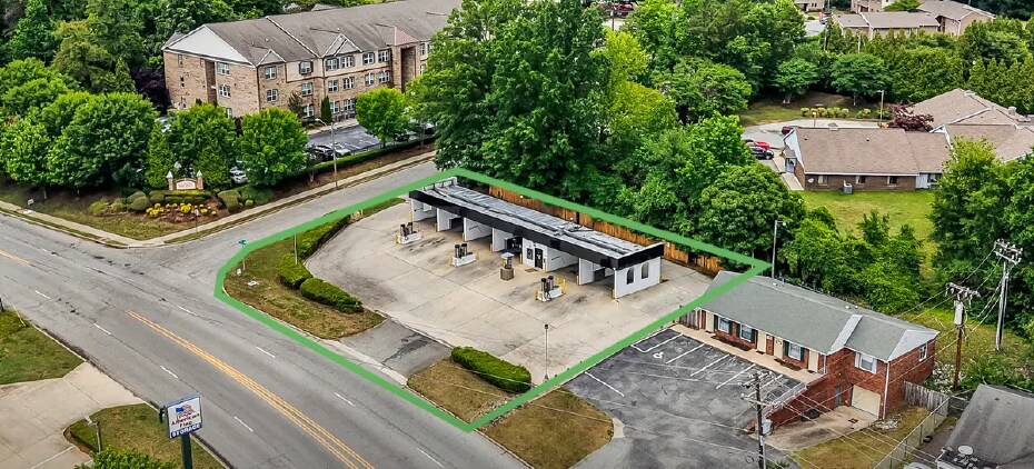 Primary Photo Of 1132 W Vandalia Rd, Greensboro Carwash For Sale