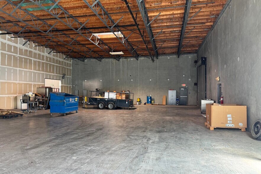 More Photos Of 281 Lathrop Way, Sacramento Warehouse For Lease