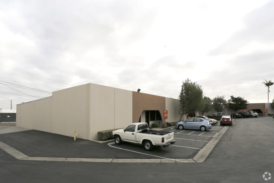 More Photos Of 3281-3295 Industry Dr, Signal Hill Warehouse For Lease