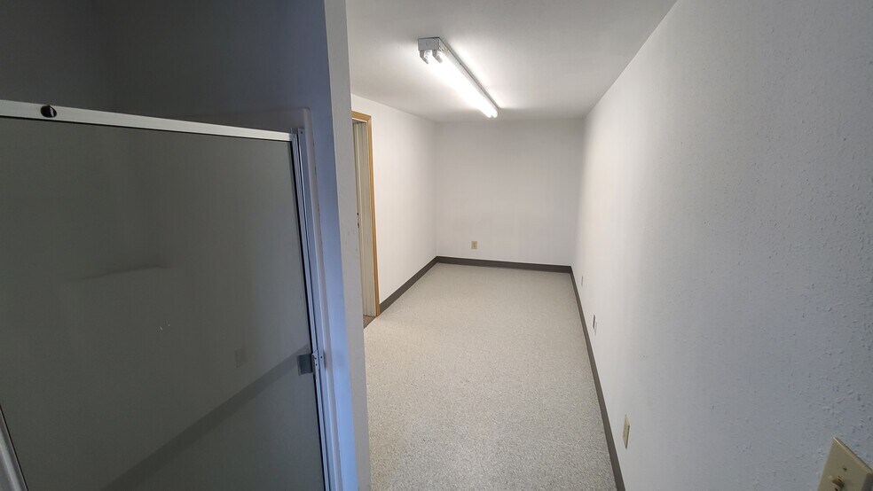 More Photos Of 11777 Watertank Rd, Burlington Loft Creative Space For Lease