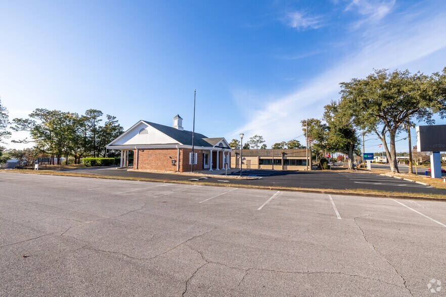 More Photos Of 4465 Bayou Blvd, Pensacola Office For Sale