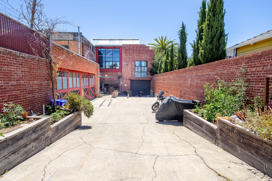 More Photos Of 1148 E 18th St, Oakland Apartments For Sale