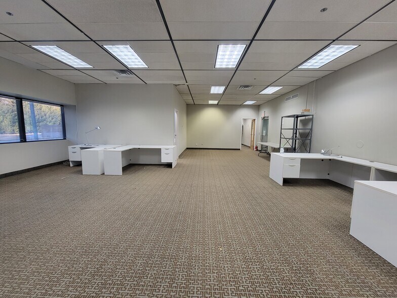 More Photos Of 22 Paris Ave, Rockleigh Office For Lease