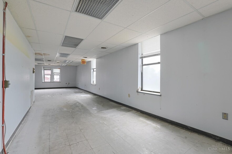More Photos Of 2108 Central Pky, Cincinnati Loft Creative Space For Sale