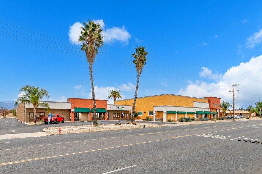 More Photos Of 910-960 N State St, Hemet Office For Sale