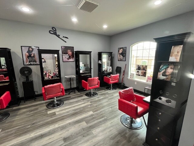 More Photos Of 3128 Hudson Xing, McKinney General Retail For Sale