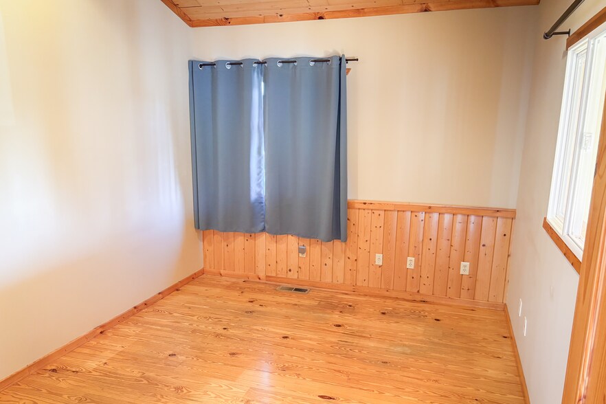 More Photos Of 338 NW 85th St, Seattle Office For Sale