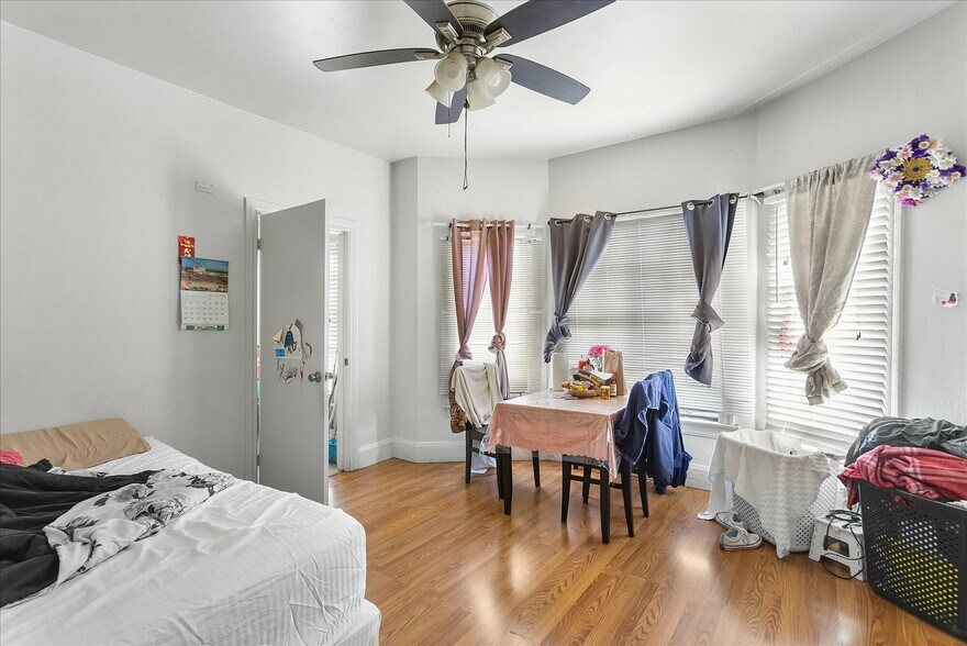 More Photos Of 1905 Foothill Blvd, Oakland Apartments For Sale