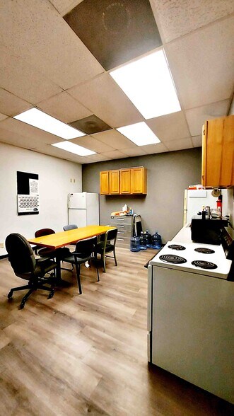 More Photos Of 3608-3612 Betty Dr, Colorado Springs Light Manufacturing For Sale
