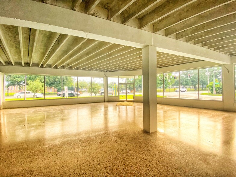 More Photos Of 2724 Old Shell Rd, Mobile Freestanding For Lease