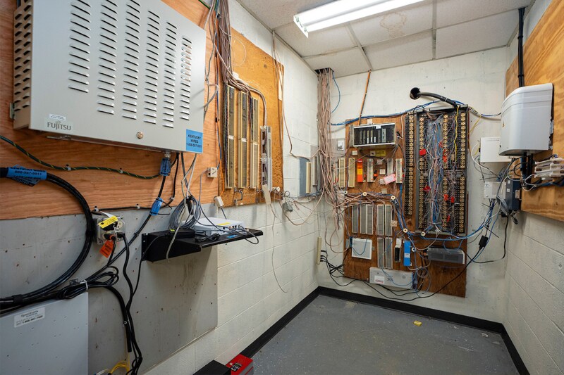 More Photos Of 333 Waller Ave, Lexington Medical For Sale