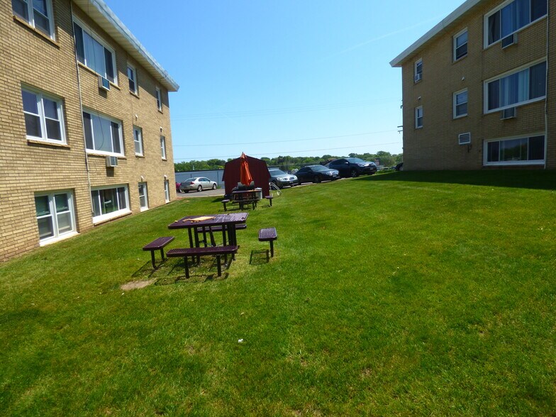 More Photos Of 458 English St, Saint Paul Apartments For Sale