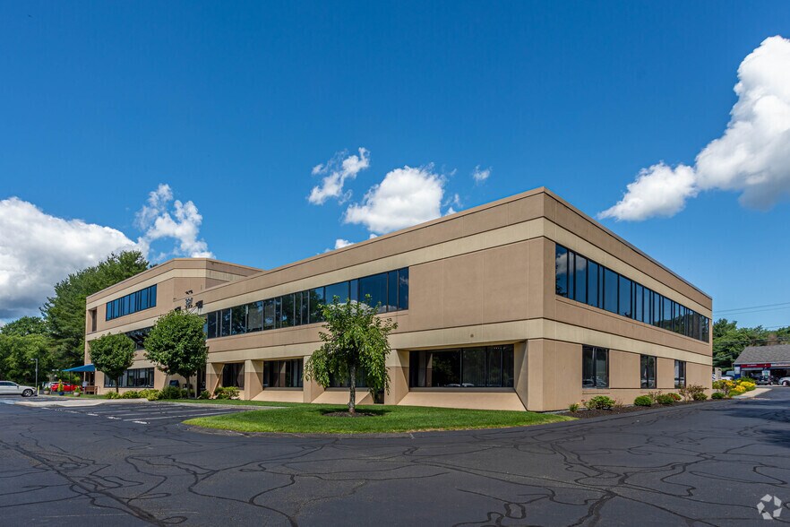 More Photos Of 321 Commonwealth Rd, Wayland Office For Sale