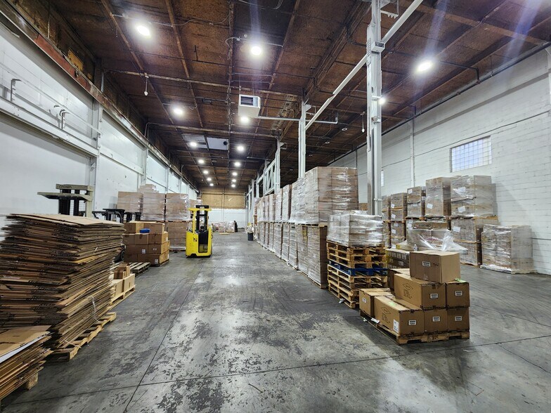 More Photos Of 687 Lehigh Ave, Union Township Warehouse For Lease