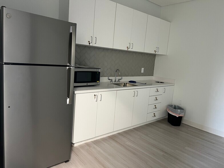 More Photos Of 5405 Diplomat Cir, Orlando Loft Creative Space For Lease