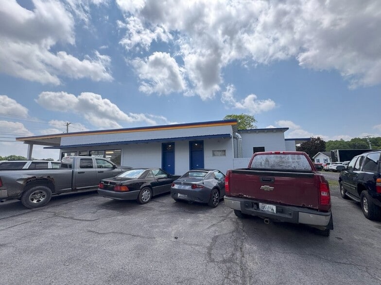 More Photos Of 66 Fayette St, Waterloo Town Auto Repair For Sale