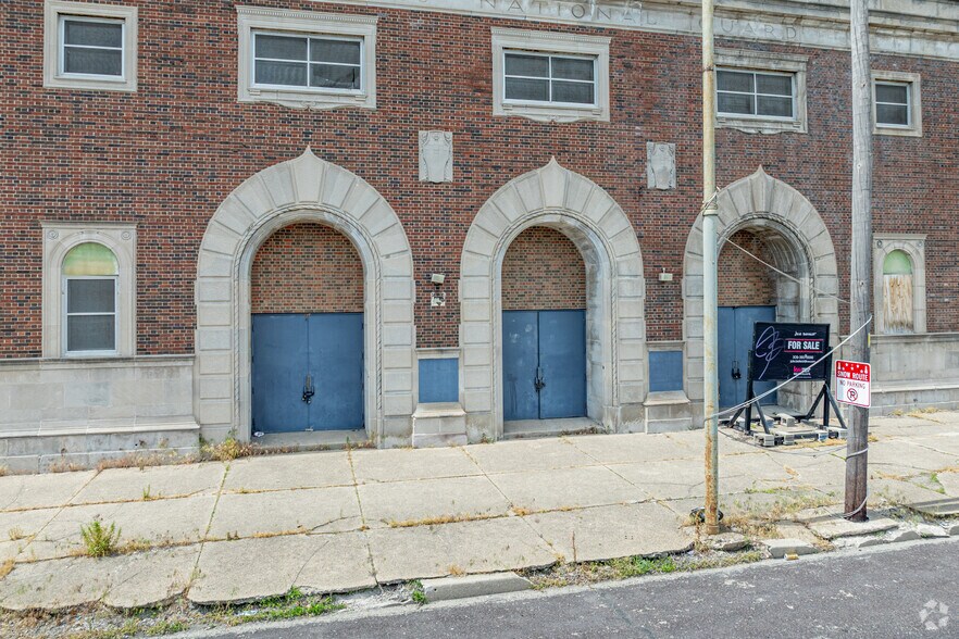 More Photos Of 523 NE Adams St, Peoria Sports And Entertainment For Sale