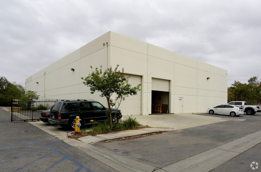 More Photos Of 23143 Temescal Canyon Rd, Corona Manufacturing For Lease