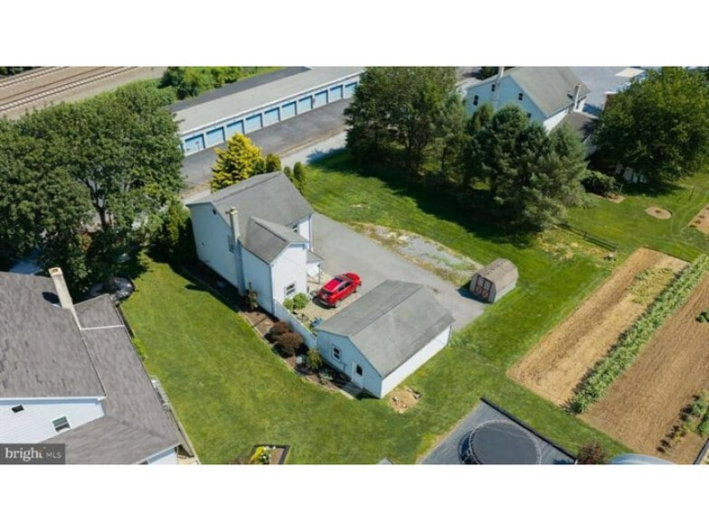 More Photos Of 240 Railroad Ave, Bird In Hand Flex For Sale