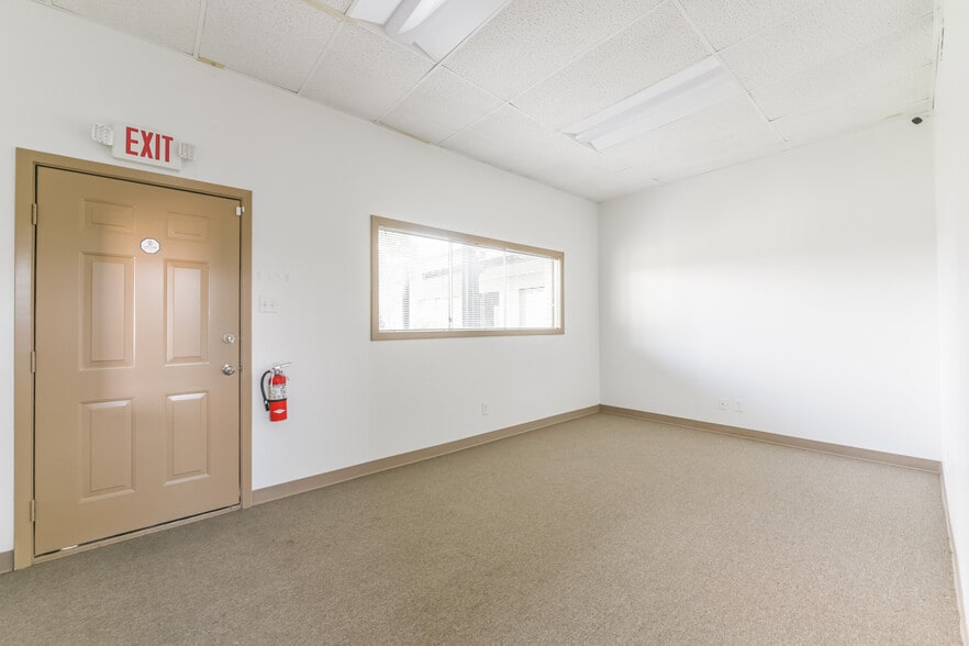 More Photos Of 1022-1024 Pasadena Blvd, Pasadena Medical For Lease