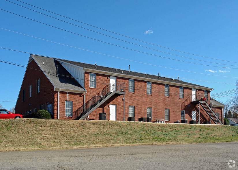 More Photos Of 3802 Clemmons Rd, Clemmons Office For Lease
