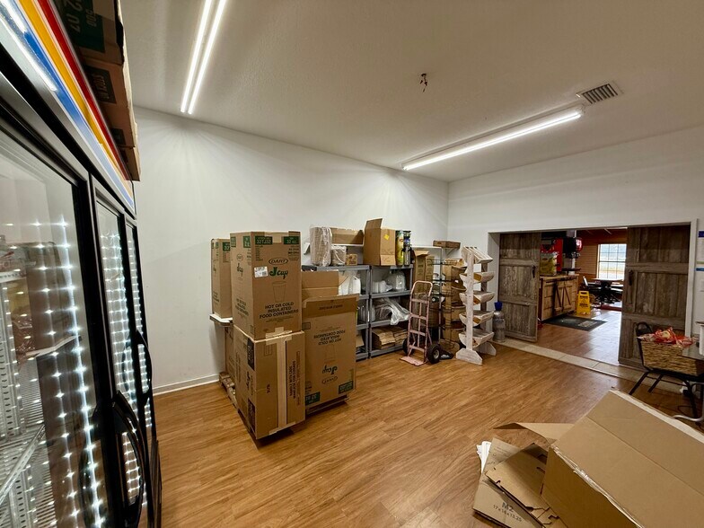 More Photos Of 552995 US Highway 1, Hilliard Restaurant For Lease