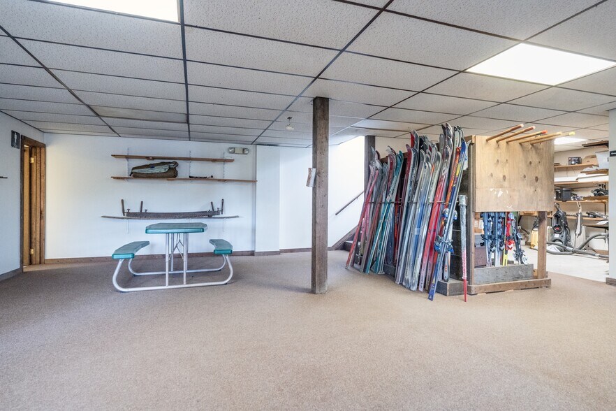 More Photos Of 167 Hill Rd, Kingston Sports And Entertainment For Sale
