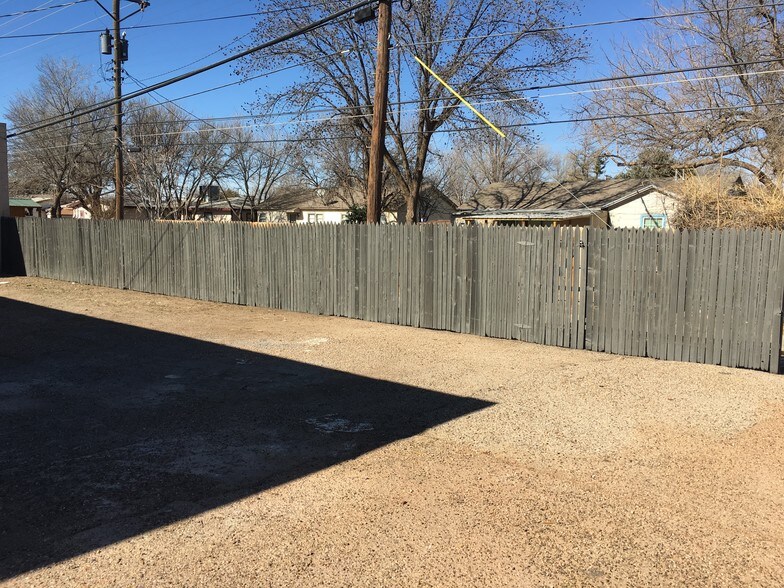 More Photos Of 2006 50th St, Lubbock Flex For Lease