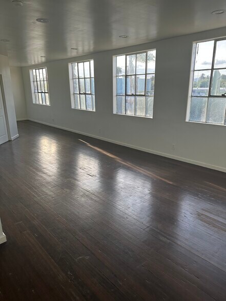 More Photos Of 4606-4620 W Jefferson Blvd, Los Angeles Warehouse For Lease
