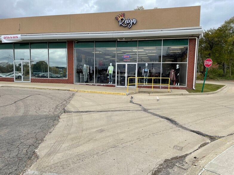 More Photos Of 3950-3964 Linden Ave, Dayton Storefront For Lease