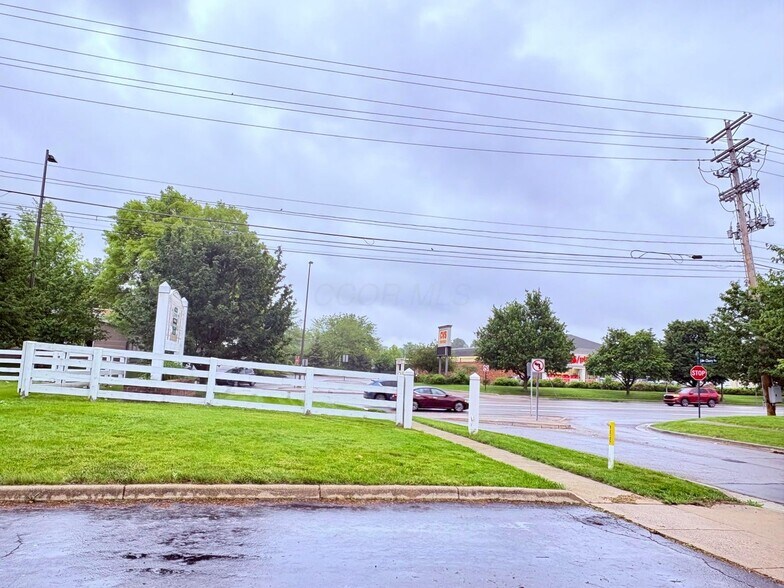 More Photos Of 4261 Morse Rd, Columbus Office For Sale