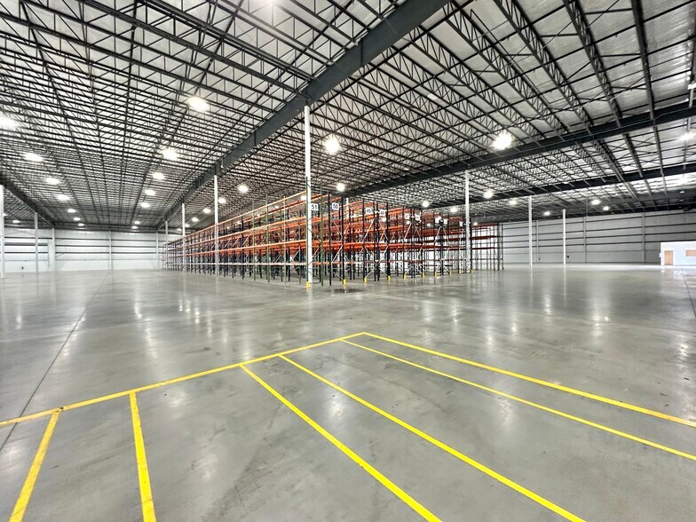 More Photos Of 1521 Mountain Rd, Andersonville Distribution For Lease