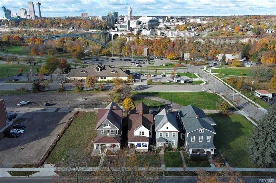 More Photos Of , Niagara Falls Unknown For Sale