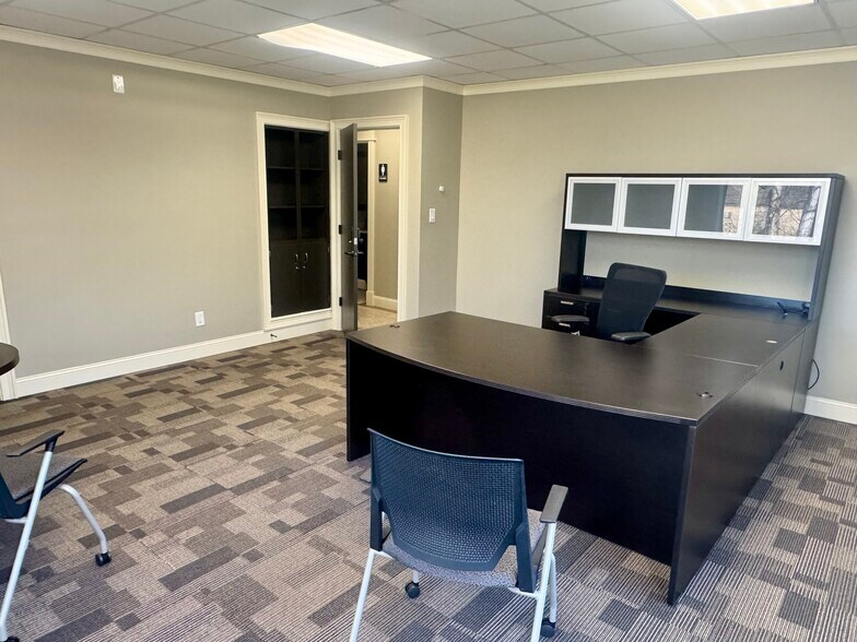 More Photos Of 6021 Wilkinson Blvd, Belmont Office Residential For Lease