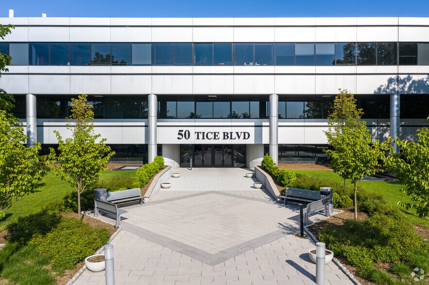 More Photos Of 50 Tice Blvd, Woodcliff Lake Office For Lease