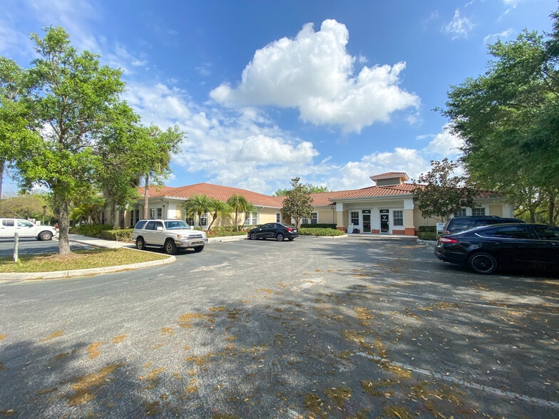 More Photos Of 9015 Town Center Pky, Lakewood Ranch Office For Lease