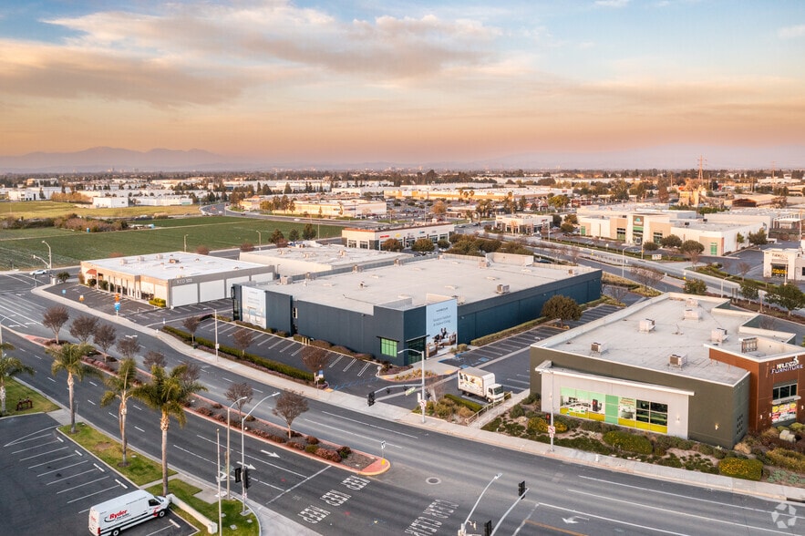 More Photos Of 18060 Euclid St, Fountain Valley Showroom For Sale