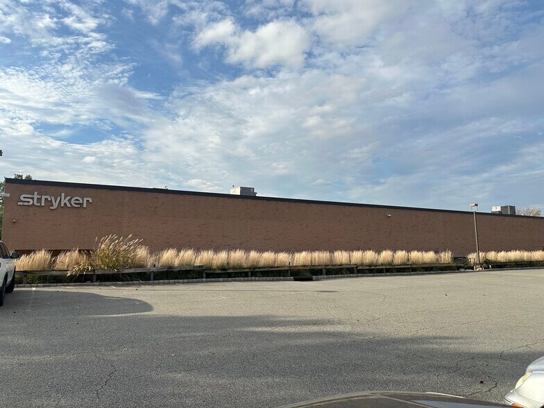 More Photos Of 59 Route 17 S, Allendale Flex For Lease