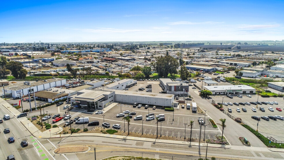 More Photos Of 3650 E Main St, Ventura Auto Dealership For Lease